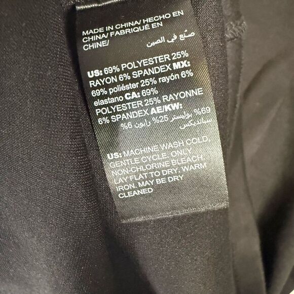 Chicos Zenergy Womens Size 2 US 12/14 Cut Out Knit Top Black Long Sleeve NWT - Picture 6 of 8